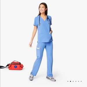 FIGS Ceil Blue Kade Cargo Scrub Pants. L/T